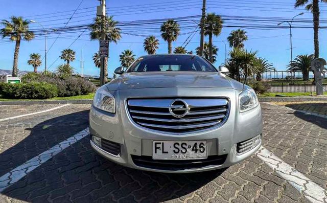 Opel Insignia Cosmo 2.0T AT6 excelente estado