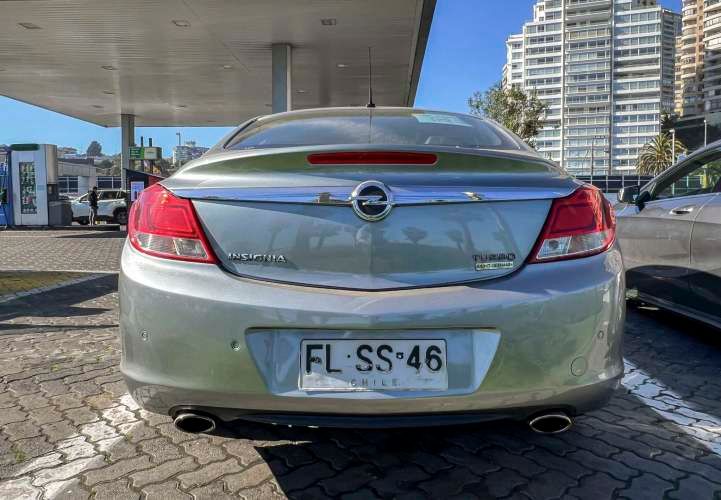 Opel Insignia Cosmo 2.0T AT6 excelente estado