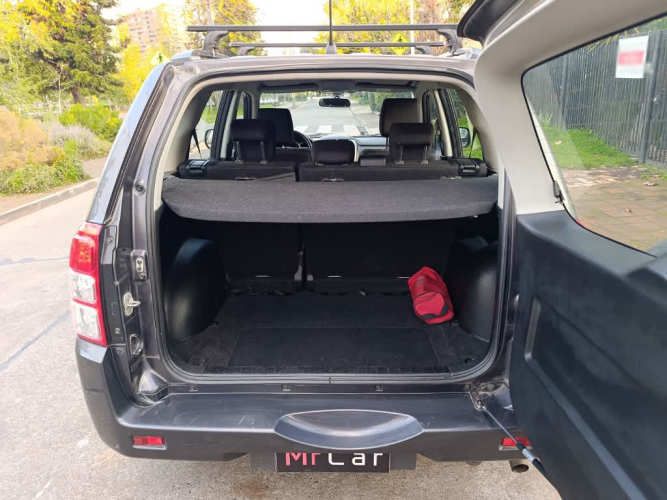 SUZUKI GRAND NOMADE 2011