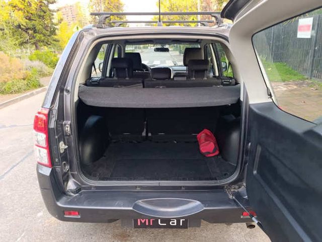 SUZUKI GRAND NOMADE 2011