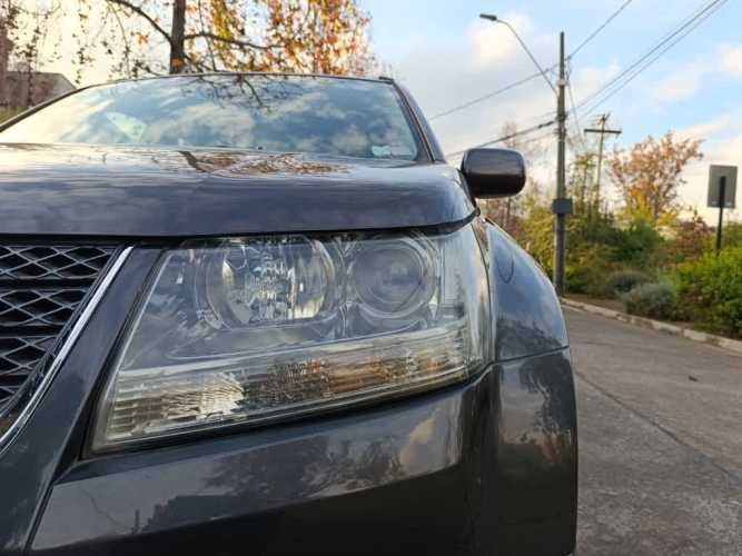 SUZUKI GRAND NOMADE 2011