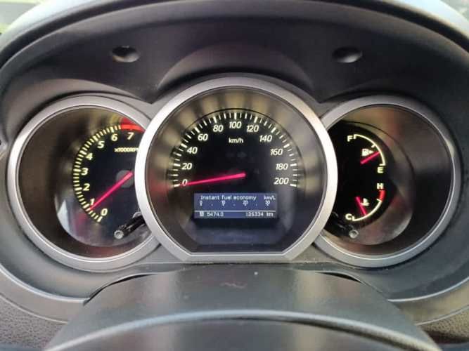 SUZUKI GRAND NOMADE 2011