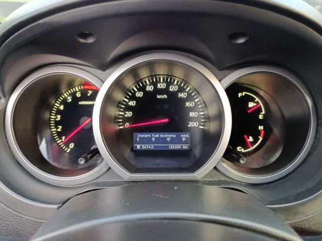 SUZUKI GRAND NOMADE 2011