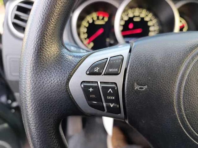 SUZUKI GRAND NOMADE 2011