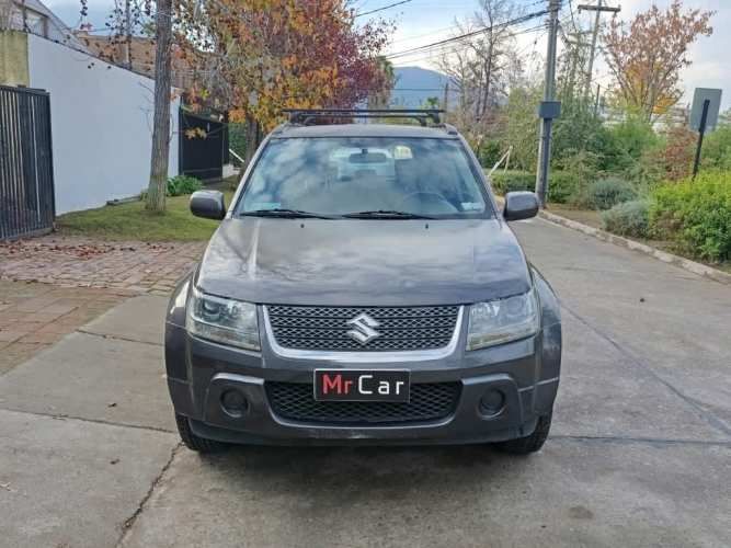 SUZUKI GRAND NOMADE 2011