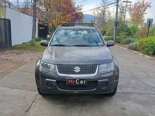 SUZUKI GRAND NOMADE 2011