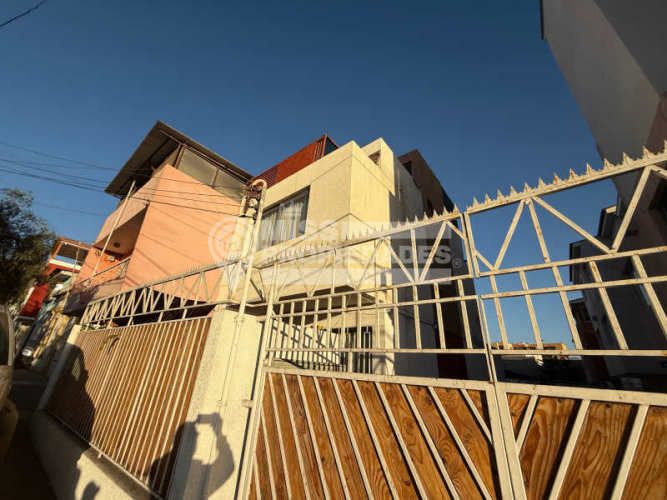 SE VENDE CASA EN SECTOR CENTRO