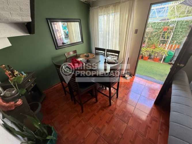 SE VENDE CASA EN SECTOR CENTRO