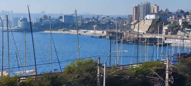 Casa AV ESPAÑA / CLUB DE YATES