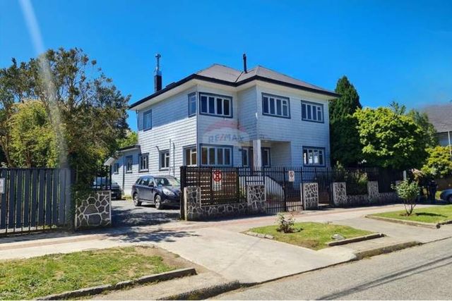 Casona típica de puerto varas uso comercial