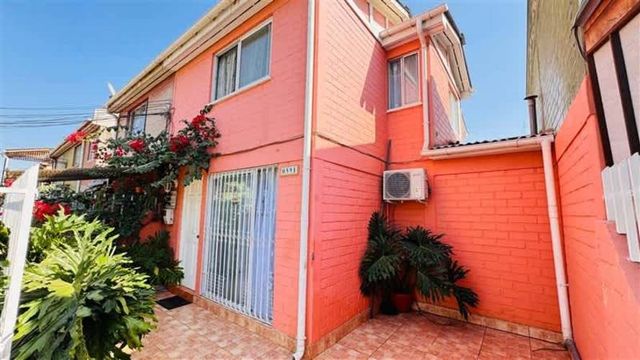 CASA VILLA LO MARCOLETA, QUILICURA