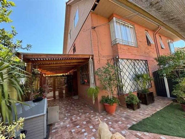 CASA ALTOS DE QUILICURA