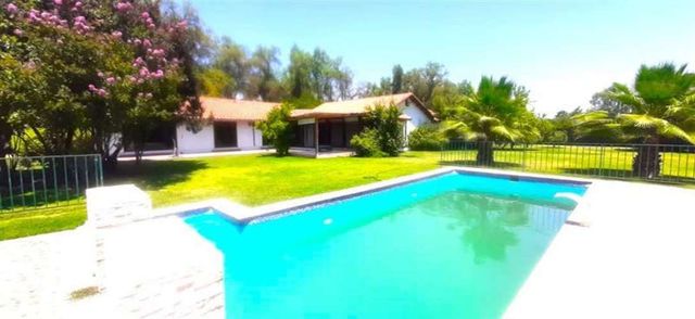 CASA CONDOMINIO LOS CASTAÑOS, DE CHICUREO