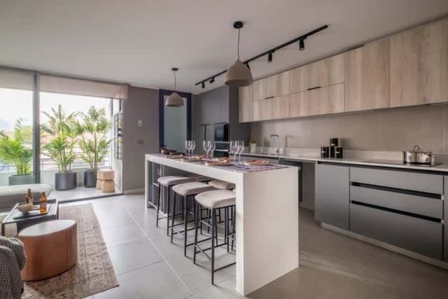 HUASCAR MTRO MONSEÑOR EYZAGUIRRE 6 CUADRAS (2D+2B+CI)