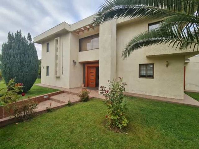 MODERNA CASA EN EL POLO DE MACHALI