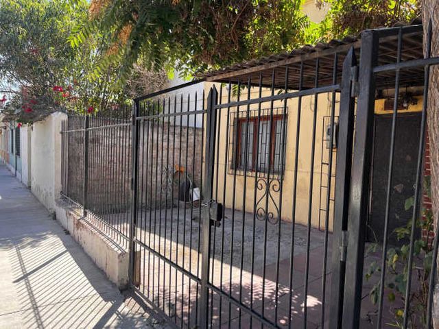 Casa 4 dormitorios 2 baños (102610)