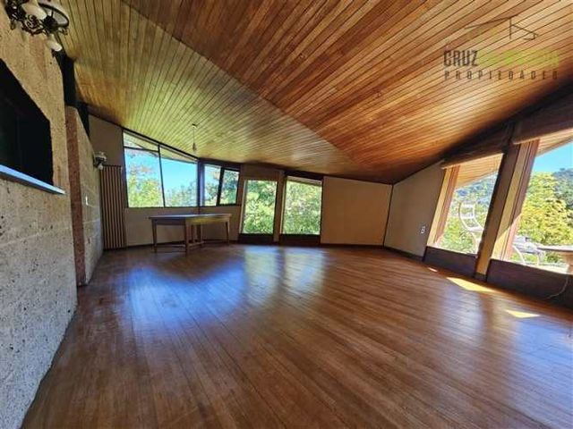 CASA A pasos del centro y cercana a oficinas Injuv, MOP e intendencia regional