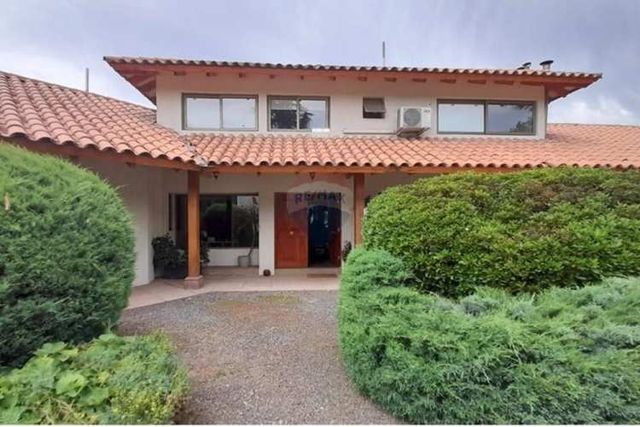 Gran casa chicureo condominio algarrobal i - pozo