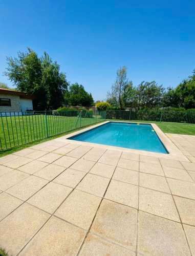 ARRIENDO CASA PARCELA MODERNA CERCANA A COLEGIOS TREWHELAS - SAN NICOLAS - PUCALAN