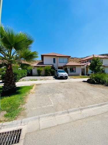 VENTA CASA CHICUREO SECTOR SANTA ELENA COLEGIO PUMAHUE