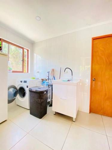 ARRIENDO CASA PARCELA MODERNA CERCANA A COLEGIOS TREWHELAS - SAN NICOLAS - PUCALAN