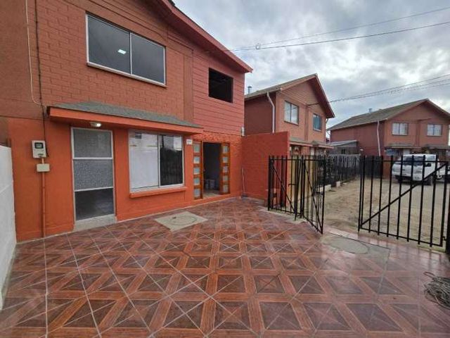 Oportunidad, los Clarines, 3 dorm con 2 baños (103940)