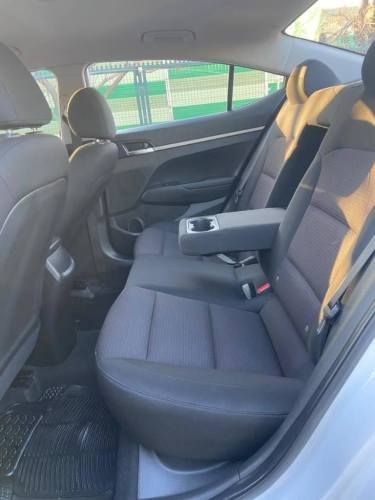 Hyundai Elantra Automático 2021