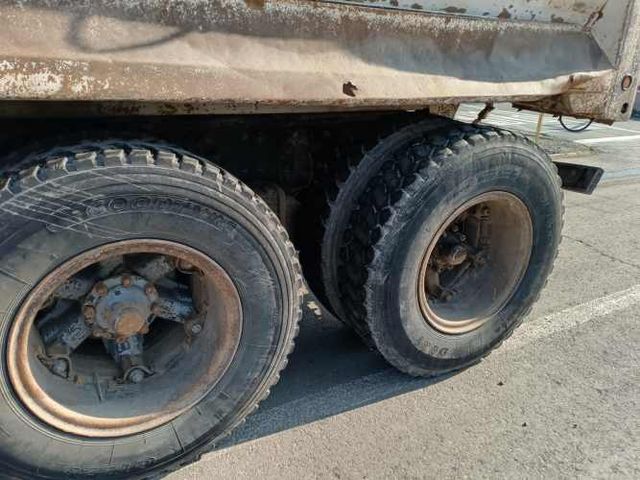 Tolva MACK  Granite de 20mt3