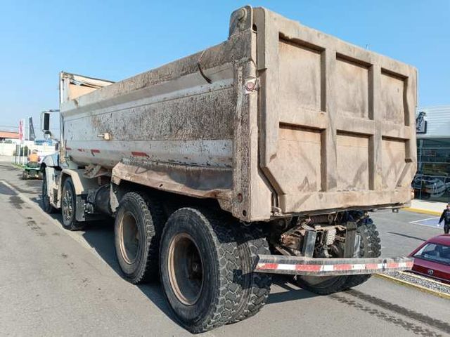 Tolva MACK  Granite de 20mt3