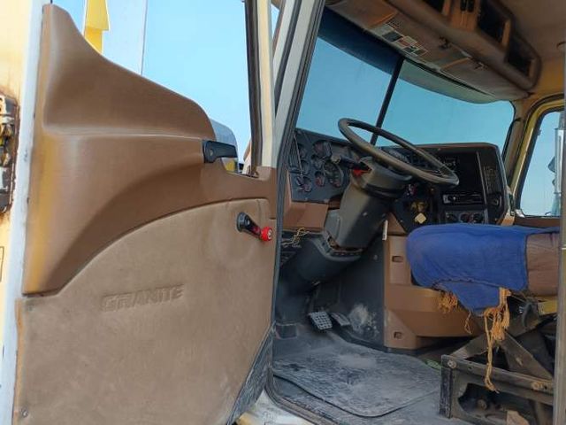 Tolva MACK  Granite de 20mt3