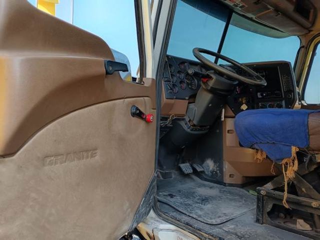 Tolva MACK  Granite de 20mt3