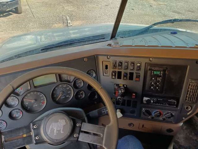 Tolva MACK  Granite de 20mt3