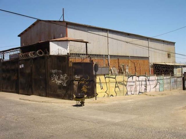 LOCAL COMERCIAL las azucenas 52 santa julia viña del mas