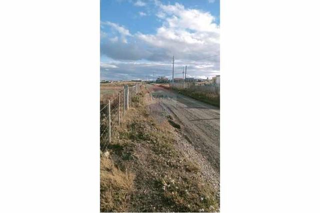 Parcela en laguna de los cisnes porvenir