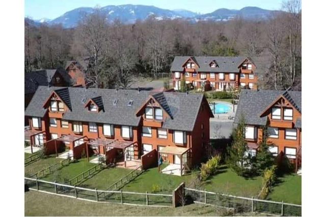 Se vende depto. 5d+4b tipo townhouse pucon