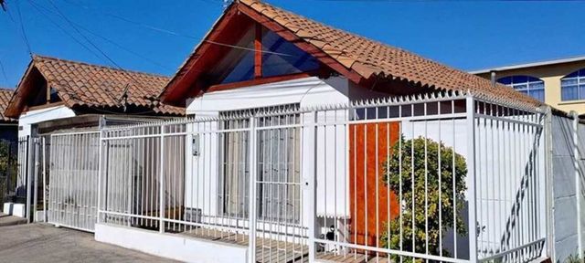 CASA Parroco Arcadio Galleguillos con Andres Julie