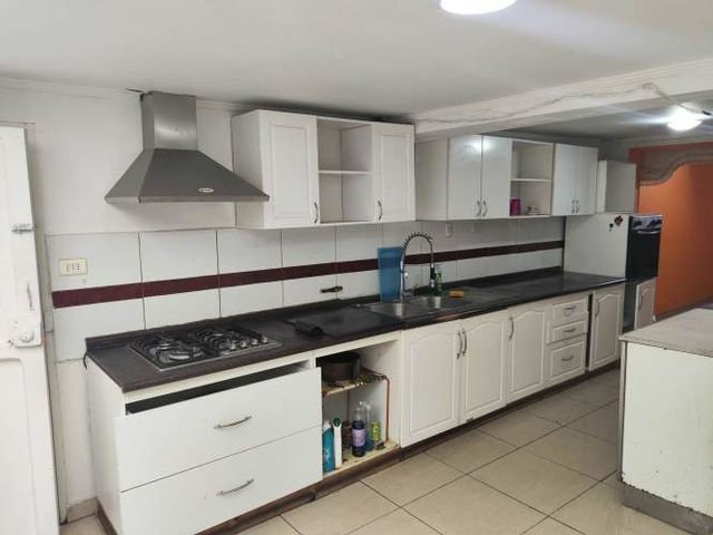 BERNARDO MORALES 3275 SAN JOAQUIN (104200)