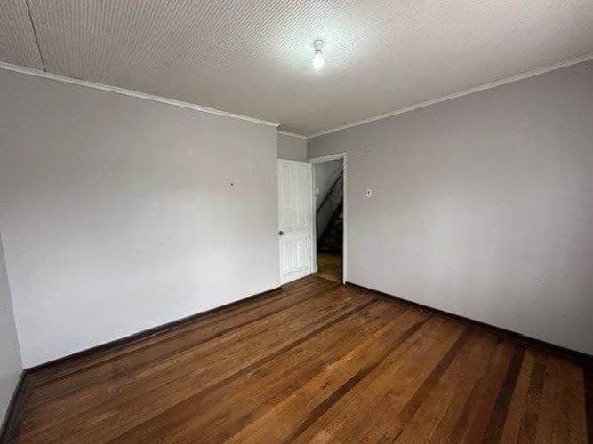 SE VENDE CASA CON AMPLIO TERRENO, LA CALERA