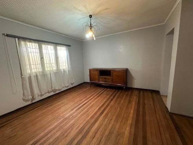 SE VENDE CASA CON AMPLIO TERRENO, LA CALERA