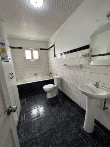 SE VENDE CASA CON AMPLIO TERRENO, LA CALERA