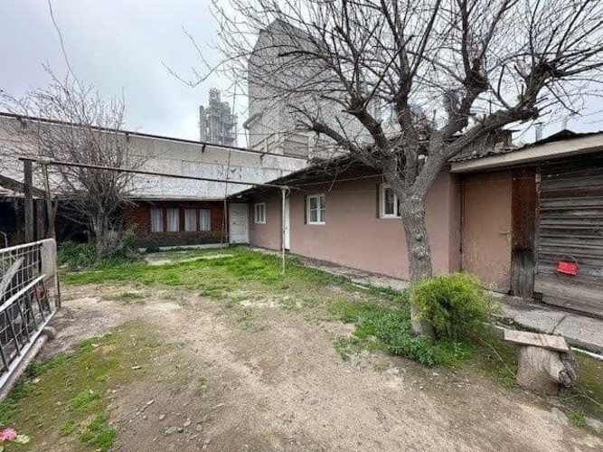 SE VENDE CASA CON AMPLIO TERRENO, LA CALERA