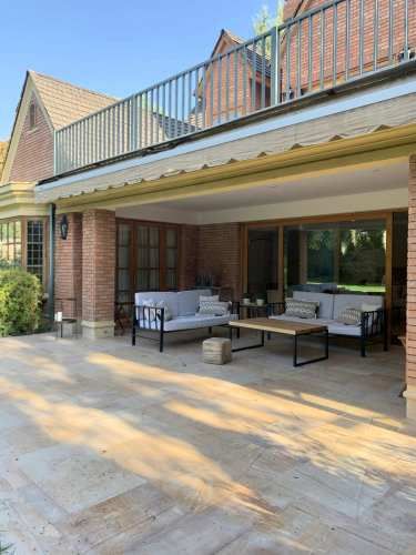 VENTA CASA ESTILO INGLÉS FRENTE AL SANTIAGO COLLEGE, LOS TRAPENSES