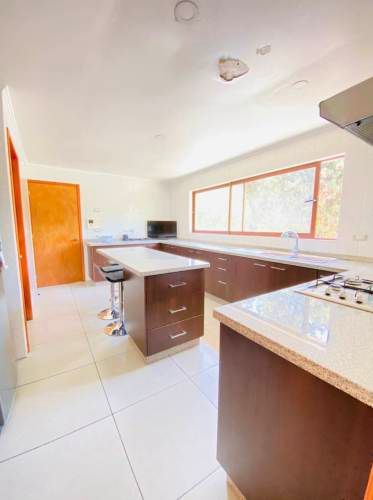 ARRIENDO CASA PARCELA MODERNA CERCANA A COLEGIOS TREWHELAS - SAN NICOLAS - PUCALAN