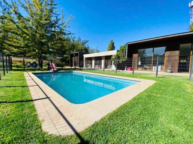 VENTA CASA PARCELA MODERNA CERCANA COLEGIOS TREWHELAS - PUCALAN - SAN NICOLAS DIACONO