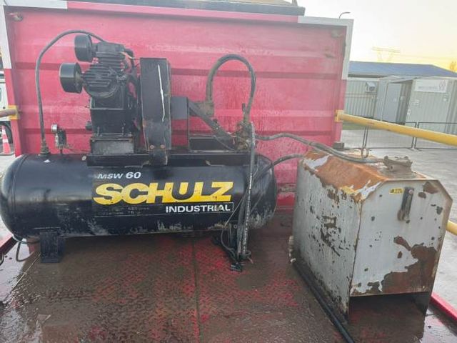 CAMION DE SERVICIOS PLUMA ,  COMPRESOR Y LUBRICADOR Marca VOLKSWAGEN Modelo CONSTELLATION 17.280 DC Año 2020