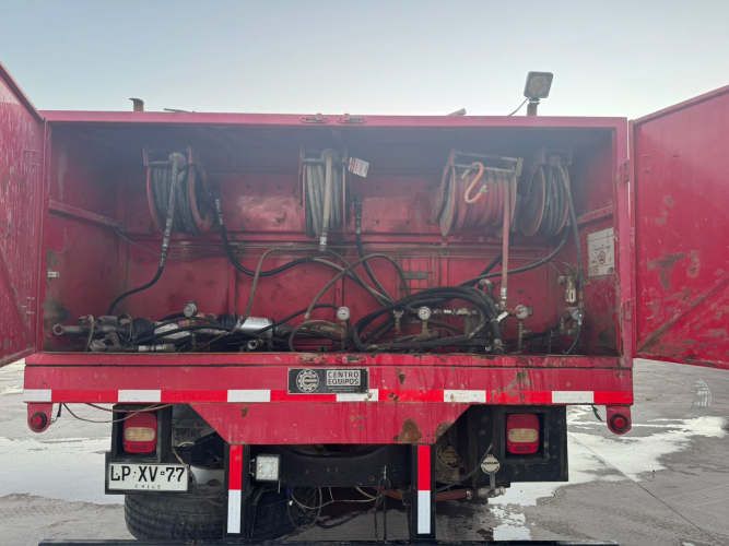 CAMION DE SERVICIOS PLUMA ,  COMPRESOR Y LUBRICADOR Marca VOLKSWAGEN Modelo CONSTELLATION 17.280 DC Año 2020