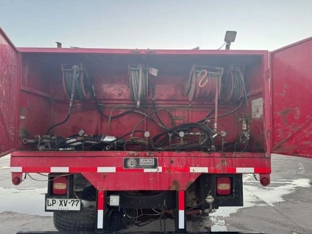 CAMION DE SERVICIOS PLUMA ,  COMPRESOR Y LUBRICADOR Marca VOLKSWAGEN Modelo CONSTELLATION 17.280 DC Año 2020