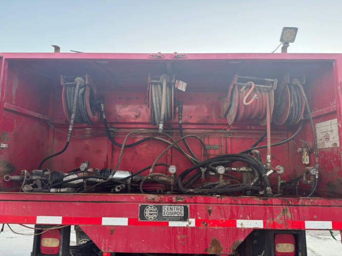 CAMION DE SERVICIOS PLUMA ,  COMPRESOR Y LUBRICADOR Marca VOLKSWAGEN Modelo CONSTELLATION 17.280 DC Año 2020