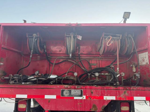 CAMION DE SERVICIOS PLUMA ,  COMPRESOR Y LUBRICADOR Marca VOLKSWAGEN Modelo CONSTELLATION 17.280 DC Año 2020