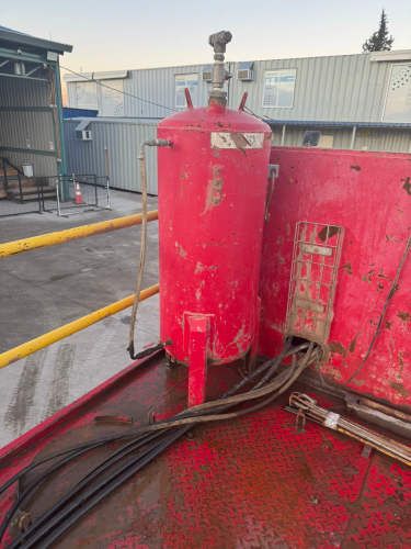 CAMION DE SERVICIOS PLUMA ,  COMPRESOR Y LUBRICADOR Marca VOLKSWAGEN Modelo CONSTELLATION 17.280 DC Año 2020